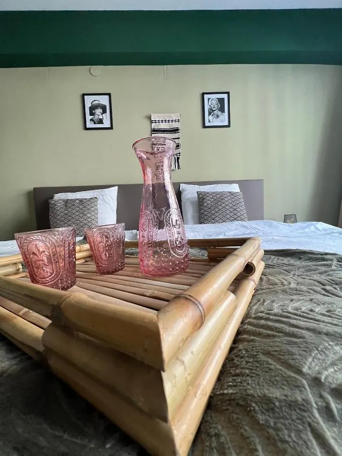 Lotelito Roomzzz Antwerpen 0*,  Belgien