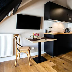 Luxury Suites Ambassador Apartment